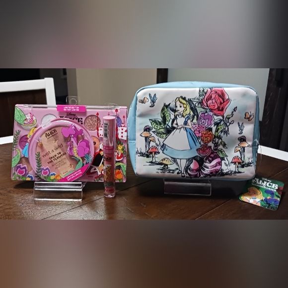 London Soho New York Disney Alice & Wonderland Makeup Bag & Wet n Wild Set of 3✨ - Picture 1 of 17